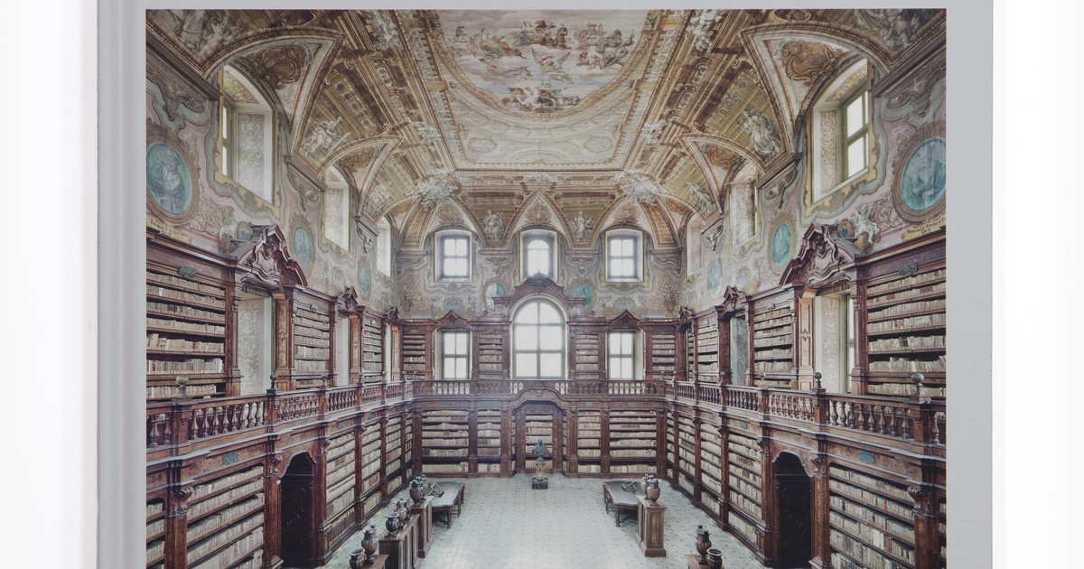 カンディダ・ヘーファー Candida Höfer 写真集 Napoli Publication: Candida Höfer - Napoli | Ben Brown Fine Arts